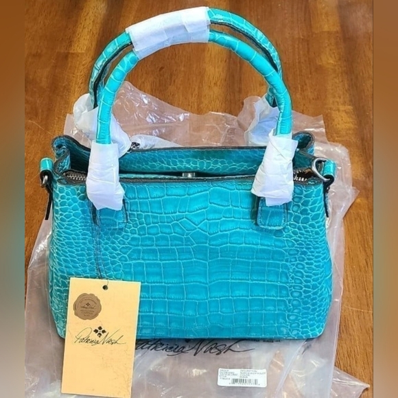 Patricia Nash Handbags - Patricia Nash turquoise leather purse⭐️SALE